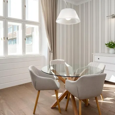 Golden Riverside Apartment Prague